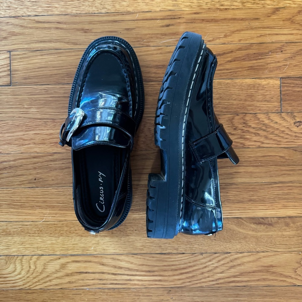 Chunky buckle loafers